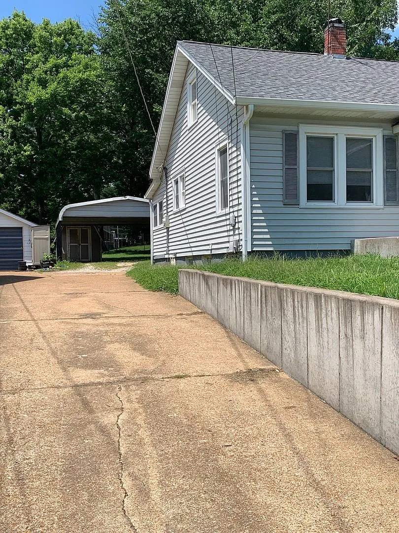 501 Hoover Street — Photo 2