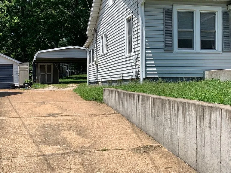 501 Hoover Ave — Photo 2