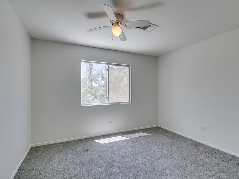 5025 Glittering Star Ct N — Photo 39