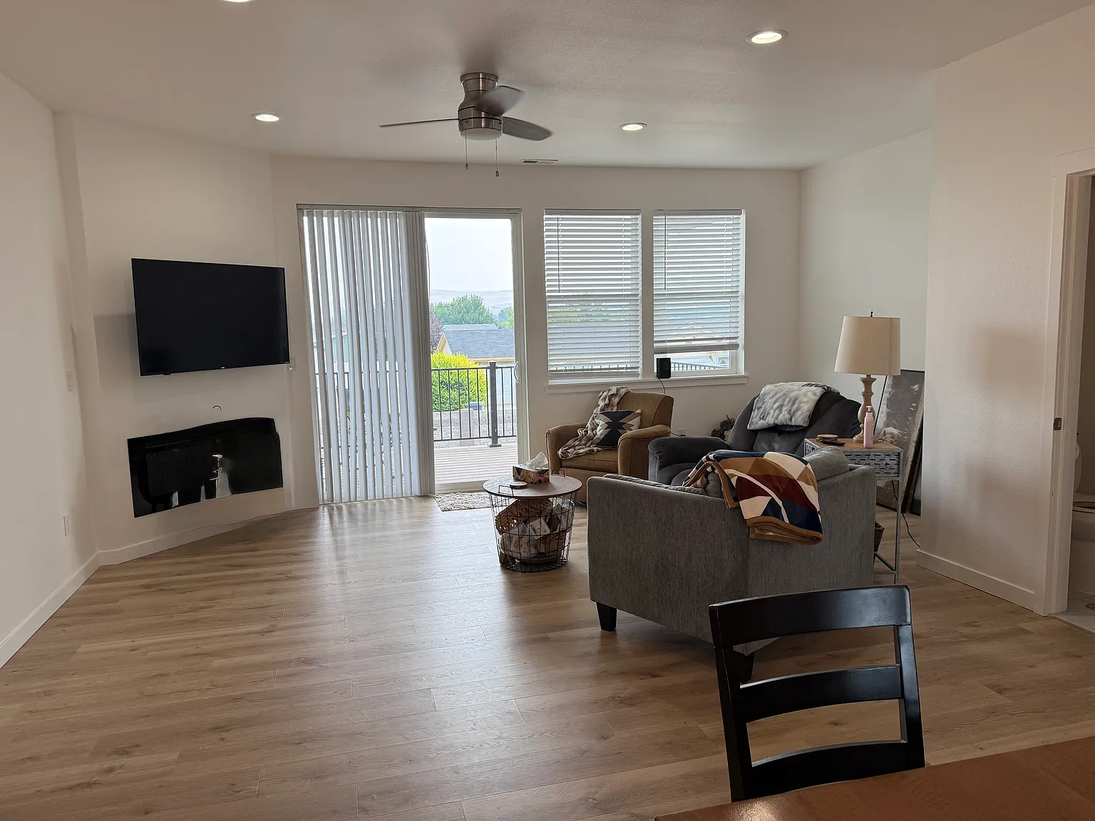 4 bed, 1898 sqft, $2,100 — Photo 3