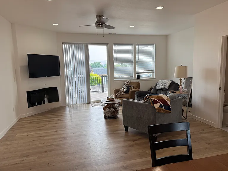 125 Claret Dr — Photo 3