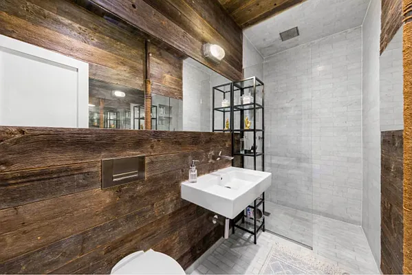 Rented by SERHANT. | media 11