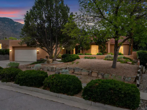 13108 Della Longa Ln NE, Albuquerque, NM 87111