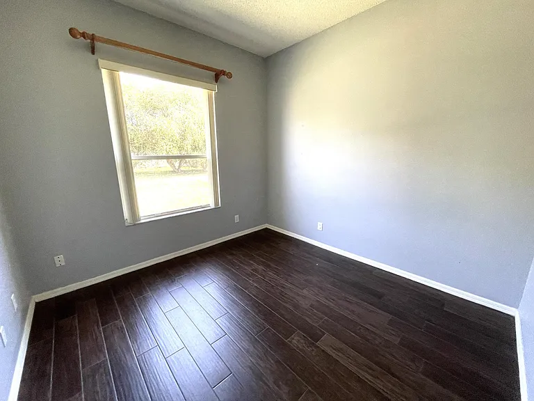 1600 Tailfeather Ct — Photo 19