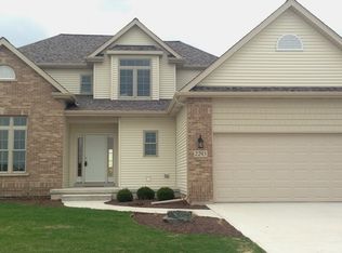 2243 Wickford Ln, Sycamore, IL 60178