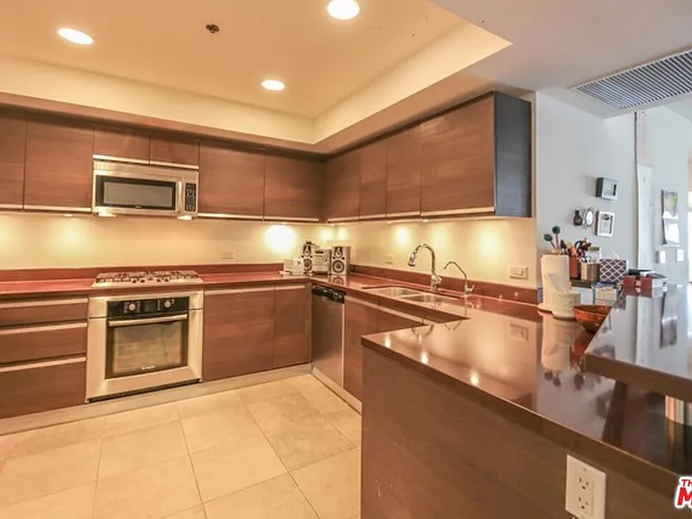 3785 Wilshire Blvd #908 — Photo 17