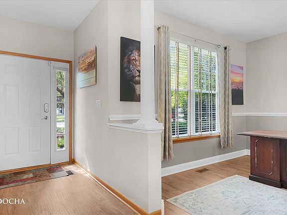 4th image of 310 Barnaby Dr