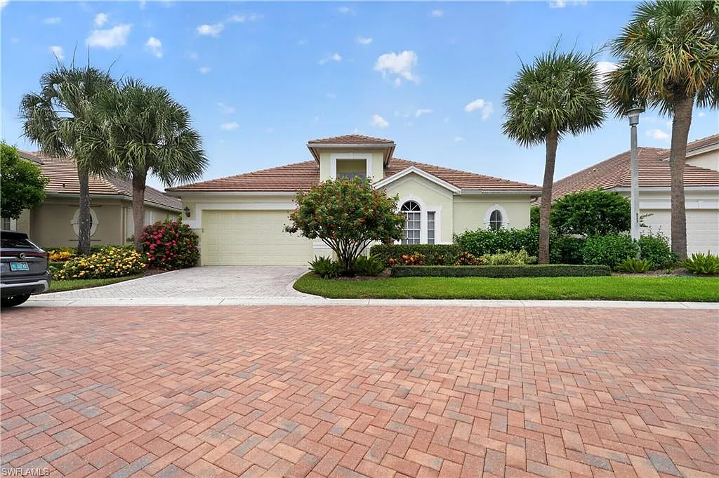 2 bed, 2.5 bath, 2033 sqft, $11,000 — Photo 2