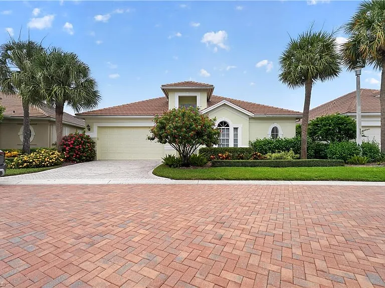 2317 Island Cove Cir — Photo 2