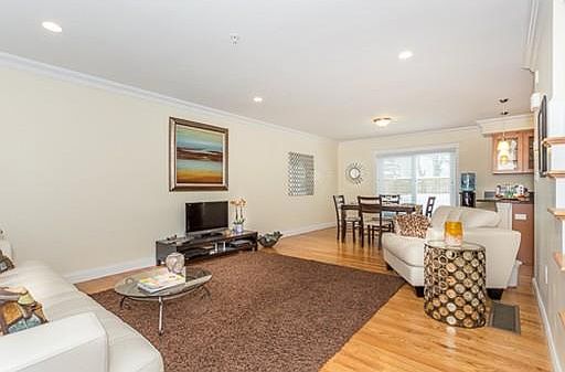 4th image of 135 Crescent St APT 5
