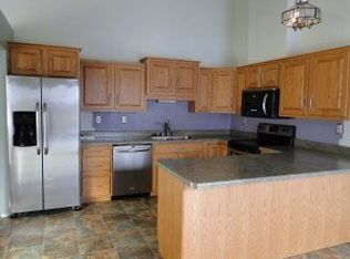 1020 La Crosse St, Onalaska, WI 54650