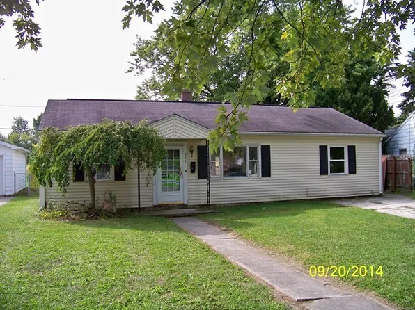 711 Circle Dr, Fostoria, OH 44830