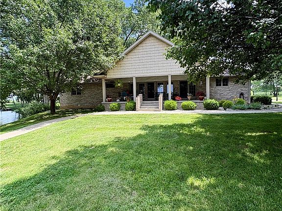 3rd image of 11411 Red Bud Ln