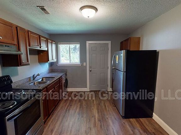 4th image of 84 W Park Dr #G