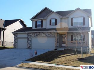 16911 Greenfield St, Omaha, NE 68136