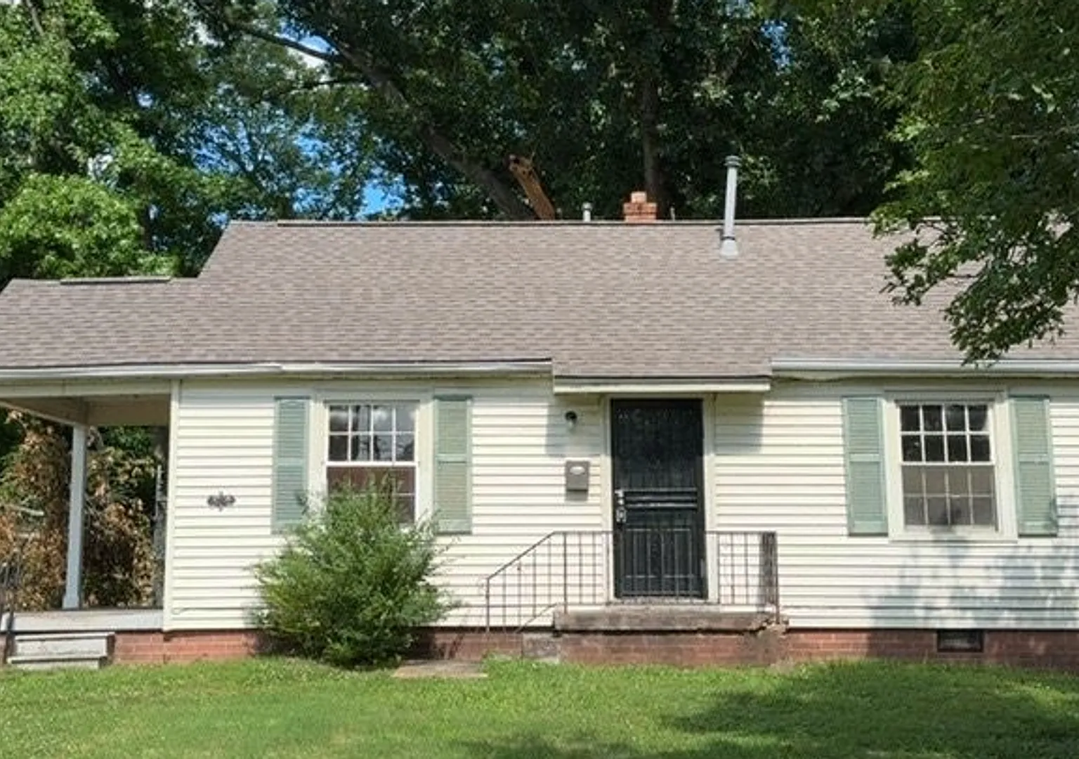 Welcome to 1240 Robin Hood Lane! — Photo 1