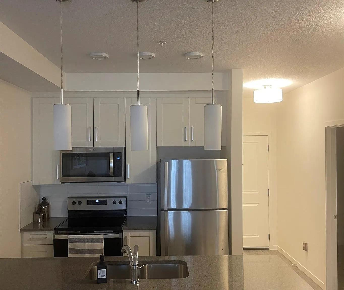 207 30 Mahogany Mews SE Calgary — Photo 2