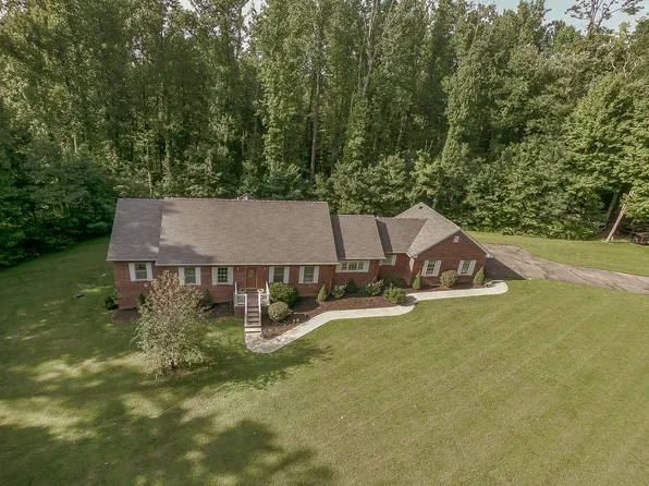 214 S Clear Creek Dr, Martinsville, IN 46151