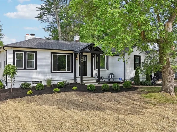 5091 Neptune Dr, Solon, OH 44139
