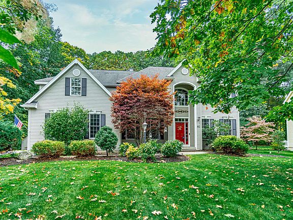 2nd image of 45 Vista Dr