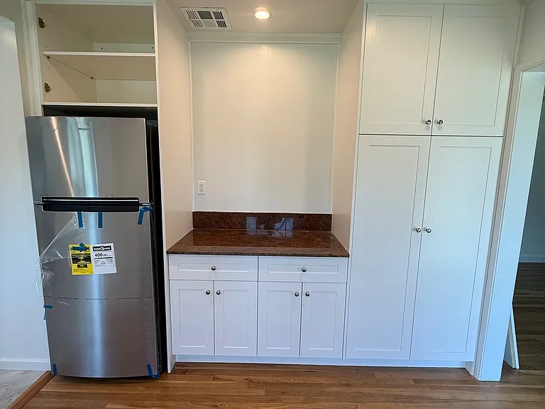 1216 E Glenoaks Blvd #1 — Photo 8