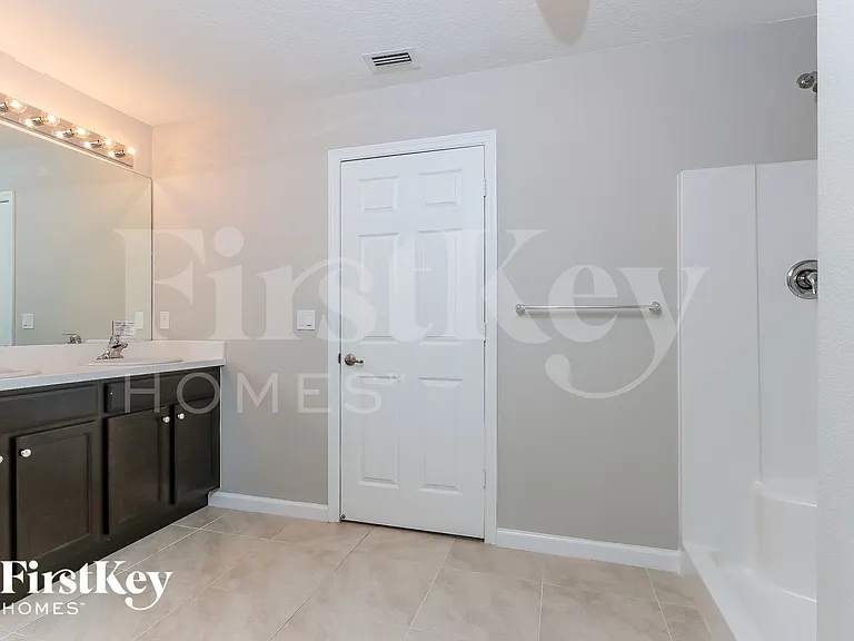 1158 SW Eleuthera Ave — Photo 8
