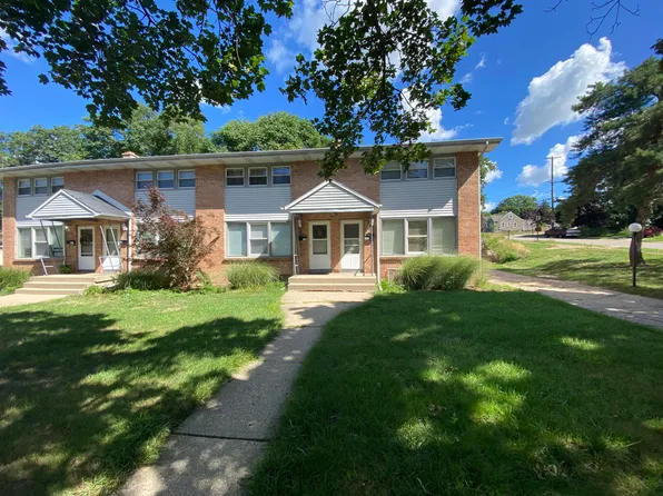 927 Carrier Creek Blvd NE, Grand Rapids, MI 49503