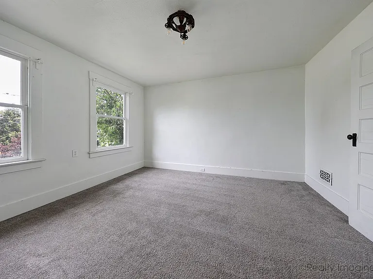 6015-6017 SE 99th Ave — Photo 9
