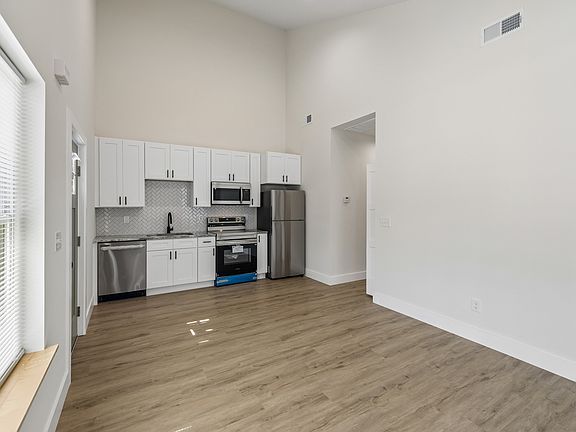 5th image of 1913 S Willow St #1913