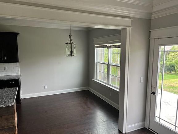 4th image of 8433 Black Walnut Dr