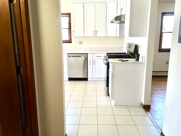 4th image of 51 Borcher Ave #2