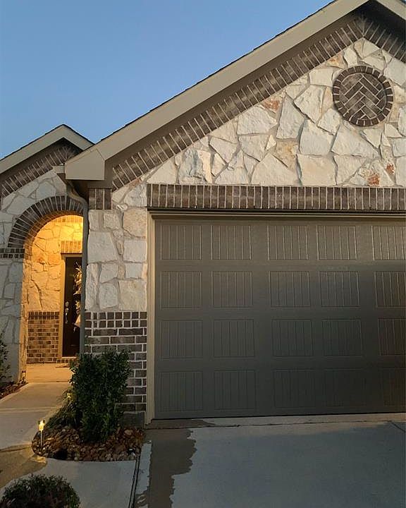 1st image of 6010 Oakland Bluff Ln