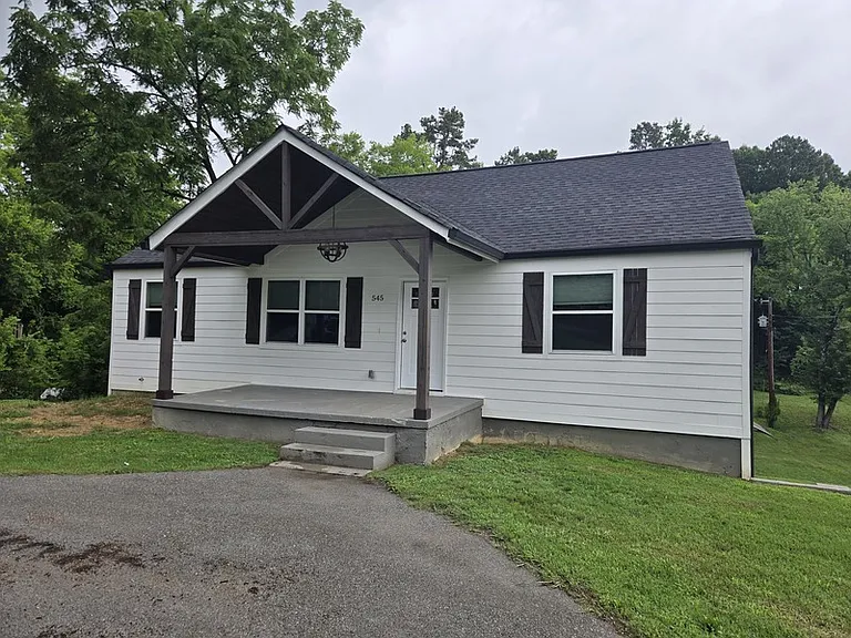 545 Lakeview Dr #A — Photo 2