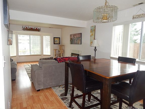 4th image of 13919 13921 107th Av Ct E