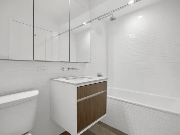 160 West 24th Street image 8 of 8