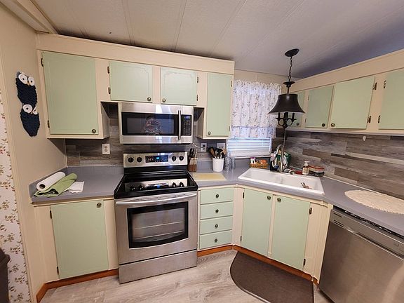 3rd image of 8456 Cherish Dr