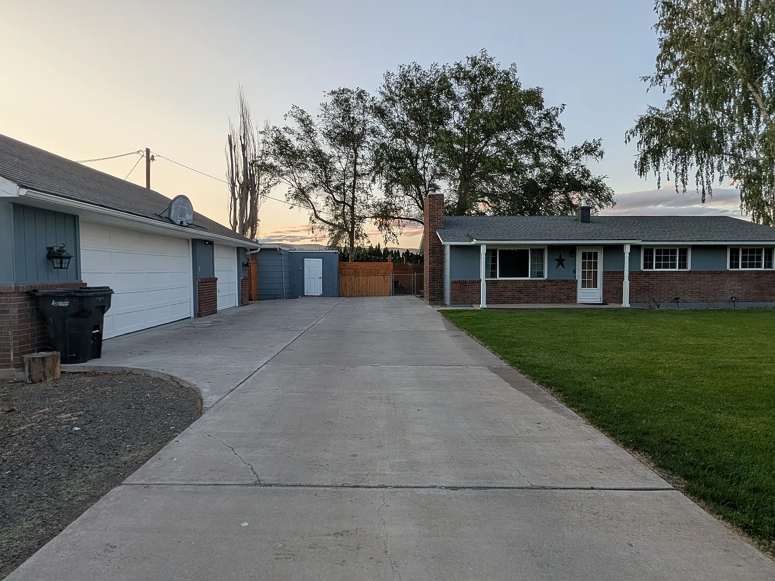 3 bed, 1008 sqft, $2,400 — Photo 2