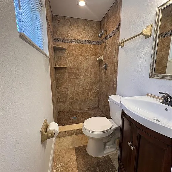 218 Lewis Blvd SE — Photo 7