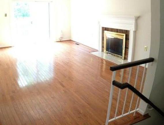 4th image of 5867 Rockdale Ct