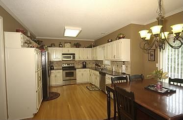 Remodeled Kitchen w/ granite & stainless