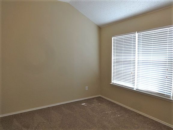 4th image of 2466 Frontier Dr