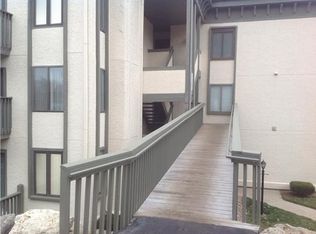 301 E Partridge St #30, Independence, MO 64055