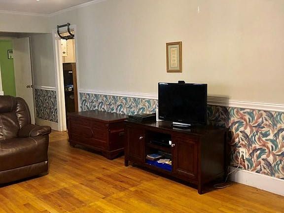 3rd image of 117 Woodland Way