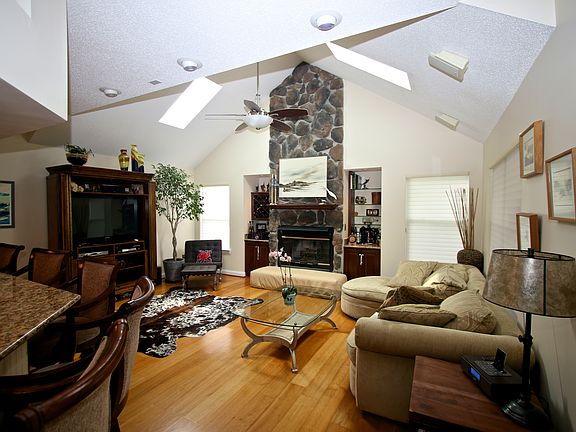 3rd image of 2420 Cape Arbor Dr