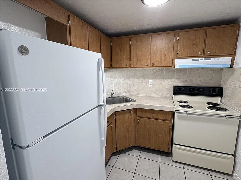 4550 NW 9th St #717E — Photo 5