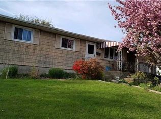 77 Harrisburg St, Bay Shore, NY 11706