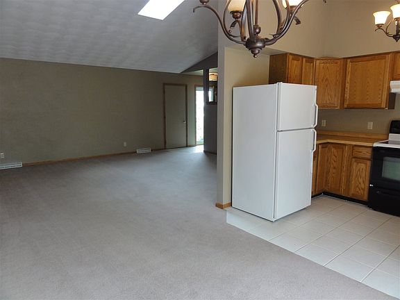 4th image of 2216 Dupont Dr