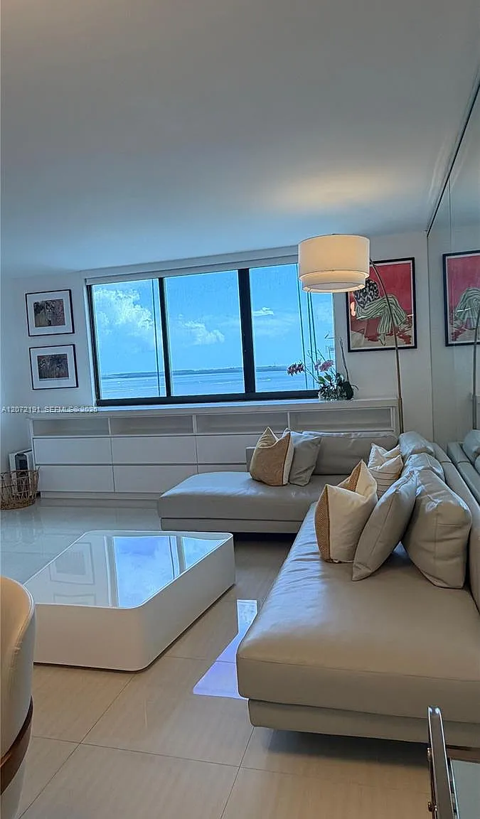 Brickell Key Ii Condo — Photo 2
