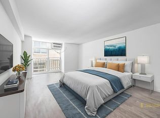88 Fulton St #111, New York, NY 10038