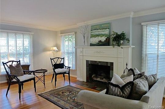 5th image of 1757 Winthrop Ln